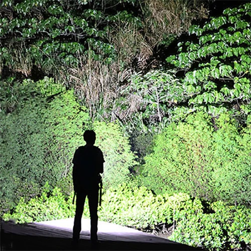 Automotive Repair Flashlights Klarus XT21X USB Rechargeable Flashlight | Authorized Distributor - Image 3