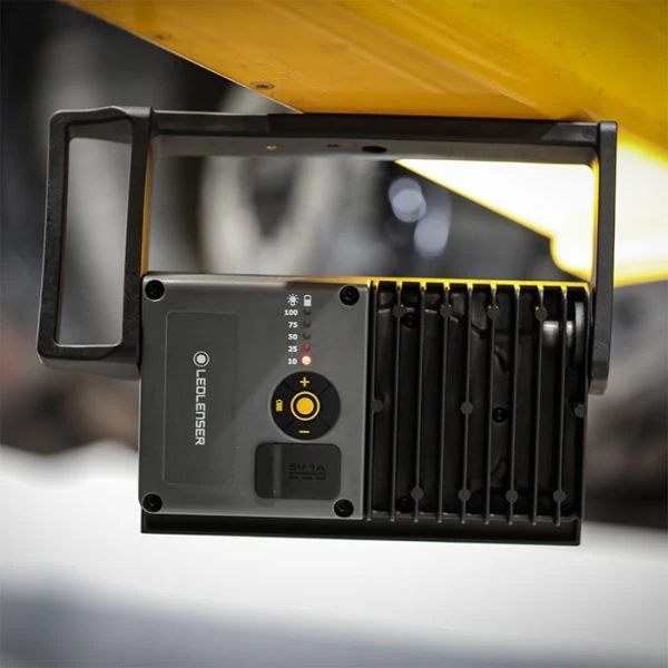Automotive Repair Flashlights LEDLenser IF4R Rechargeable Flood Worklight | 2500 Lumens - Image 6