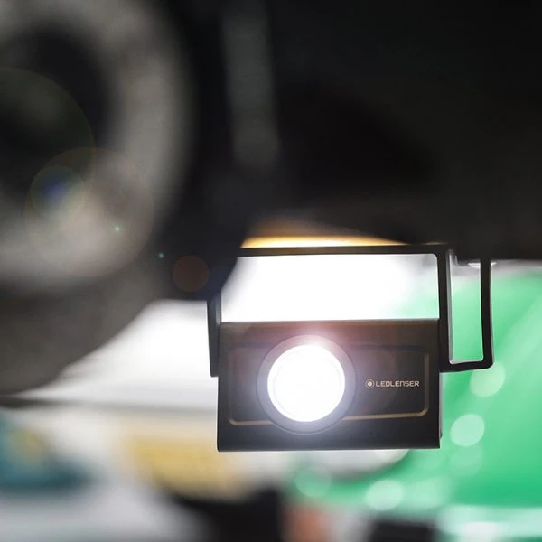 Automotive Repair Flashlights LEDLenser IF4R Rechargeable Flood Worklight | 2500 Lumens - Image 4