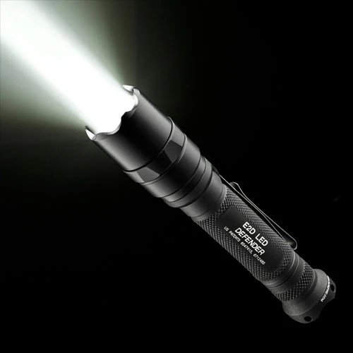 Camping SureFire E2D LED Defender ULTRA Flashlight | 1000 Lumens - Image 3